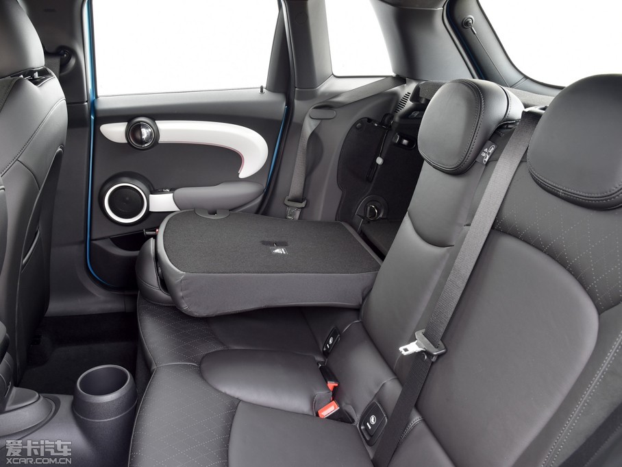 2015MINI 5-DOOR COOPER SD