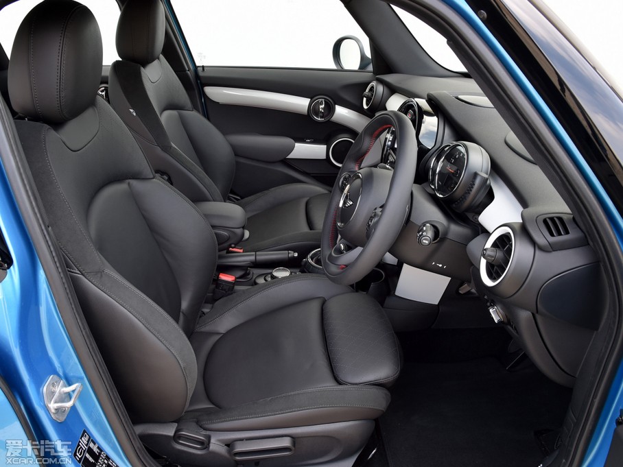 2015MINI 5-DOOR COOPER SD