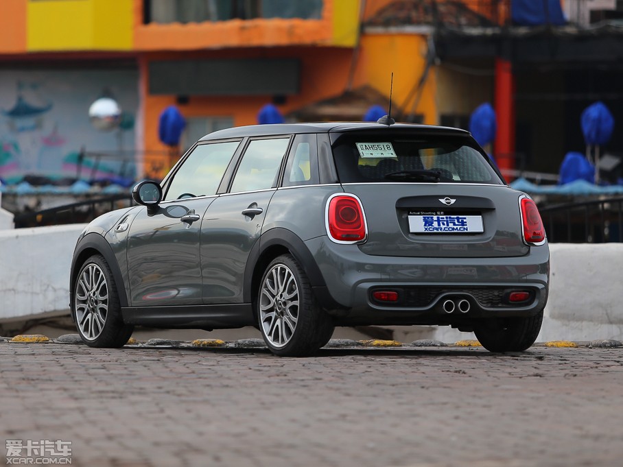 2015MINI 5-DOOR COOPER S