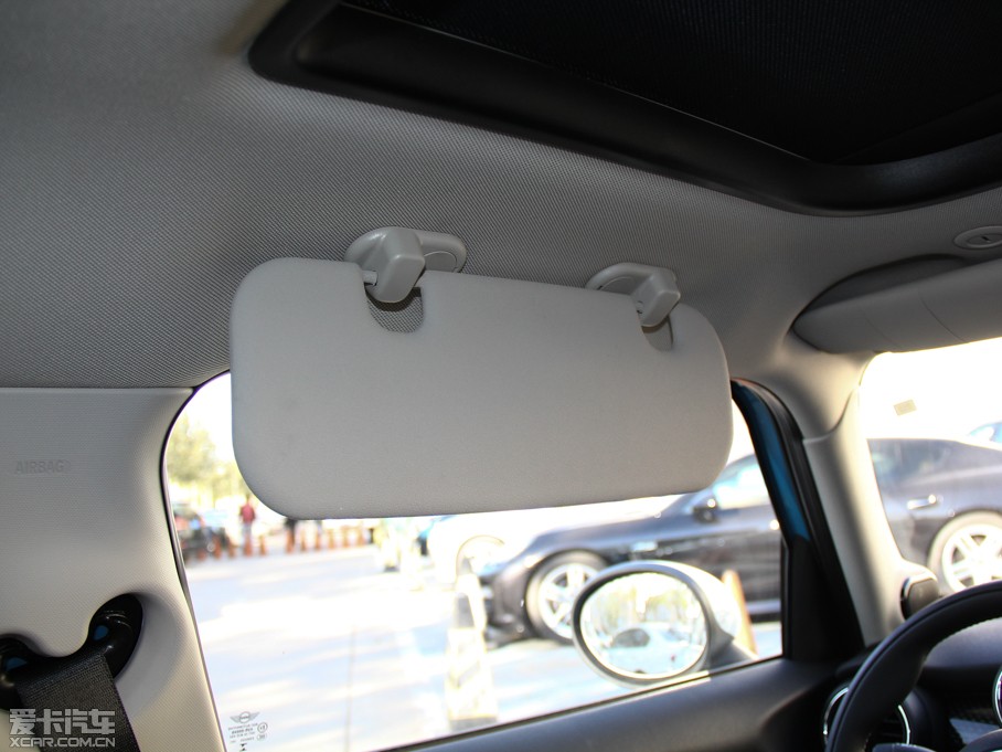 2015MINI 5-DOOR COOPER S