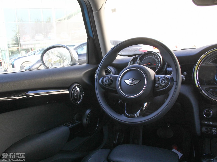 2015MINI 5-DOOR COOPER S