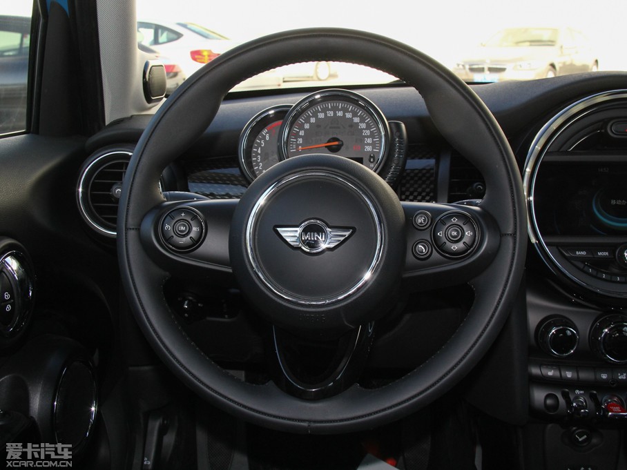 2015MINI 5-DOOR COOPER S