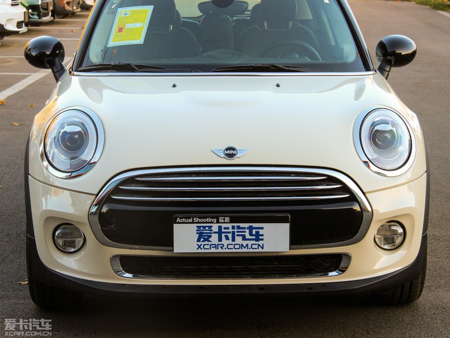 2015MINI 5-DOOR COOPER Excitement