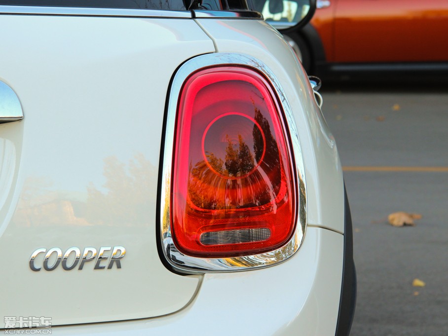 2015MINI 5-DOOR COOPER Excitement