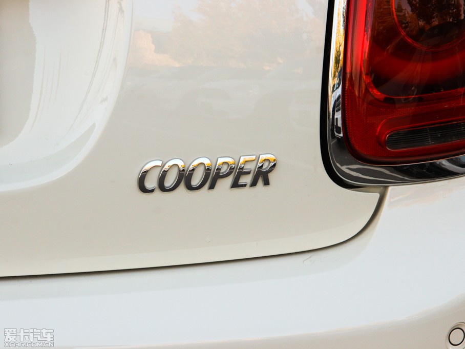 2015MINI 5-DOOR COOPER Excitement