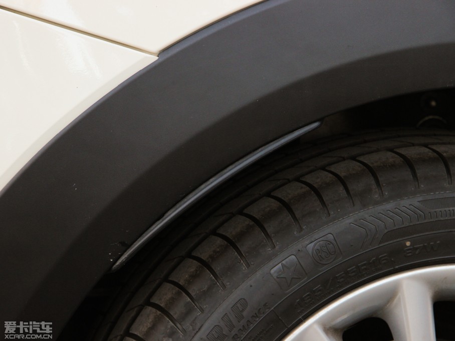 2015MINI 5-DOOR COOPER Excitement