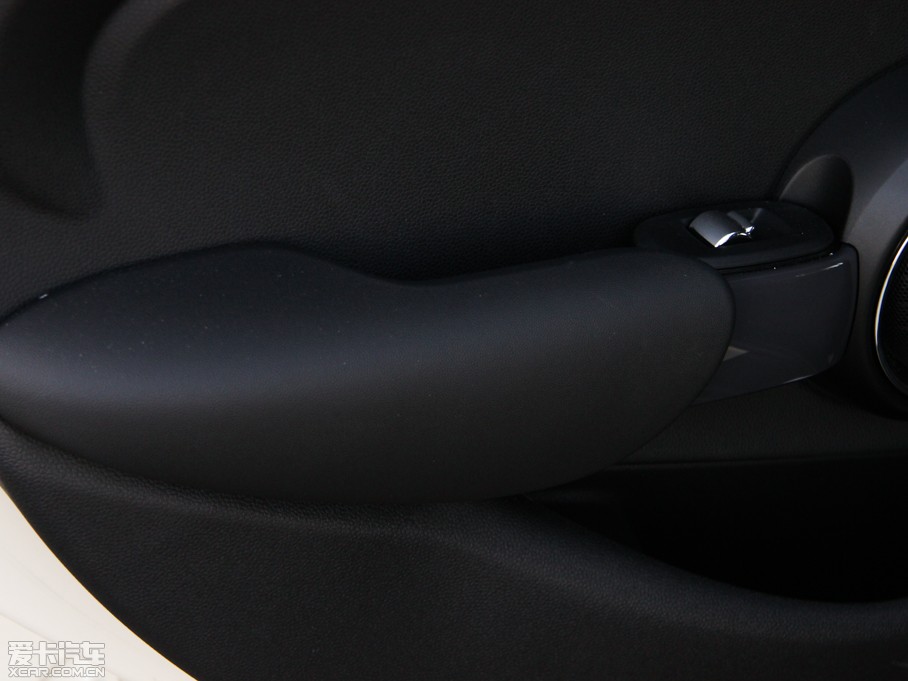 2015MINI 5-DOOR COOPER Excitement