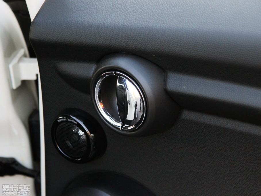 2015MINI 5-DOOR COOPER Excitement