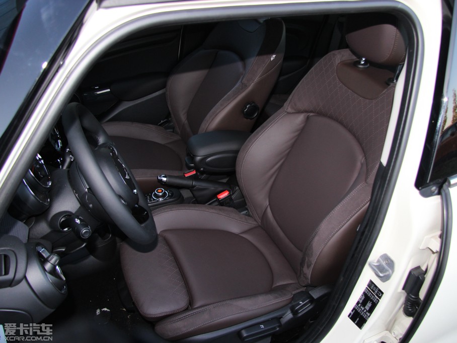 2015MINI 5-DOOR COOPER Excitement