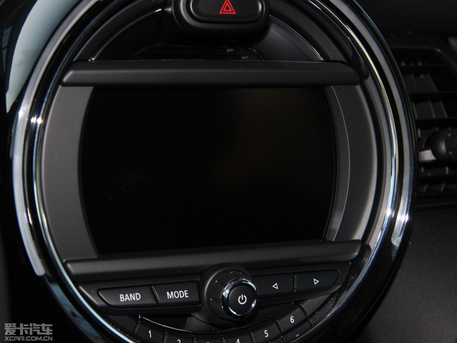 2015MINI 5-DOOR COOPER Excitement