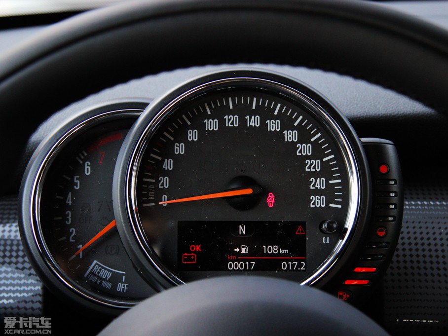 2015MINI 5-DOOR COOPER Excitement