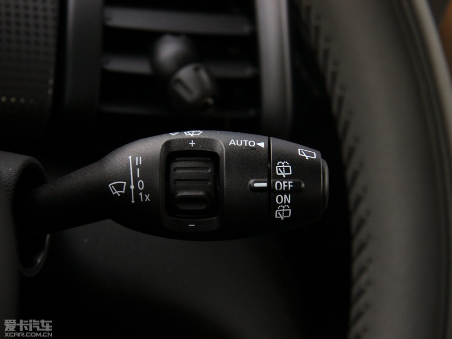 2015MINI 5-DOOR COOPER Excitement