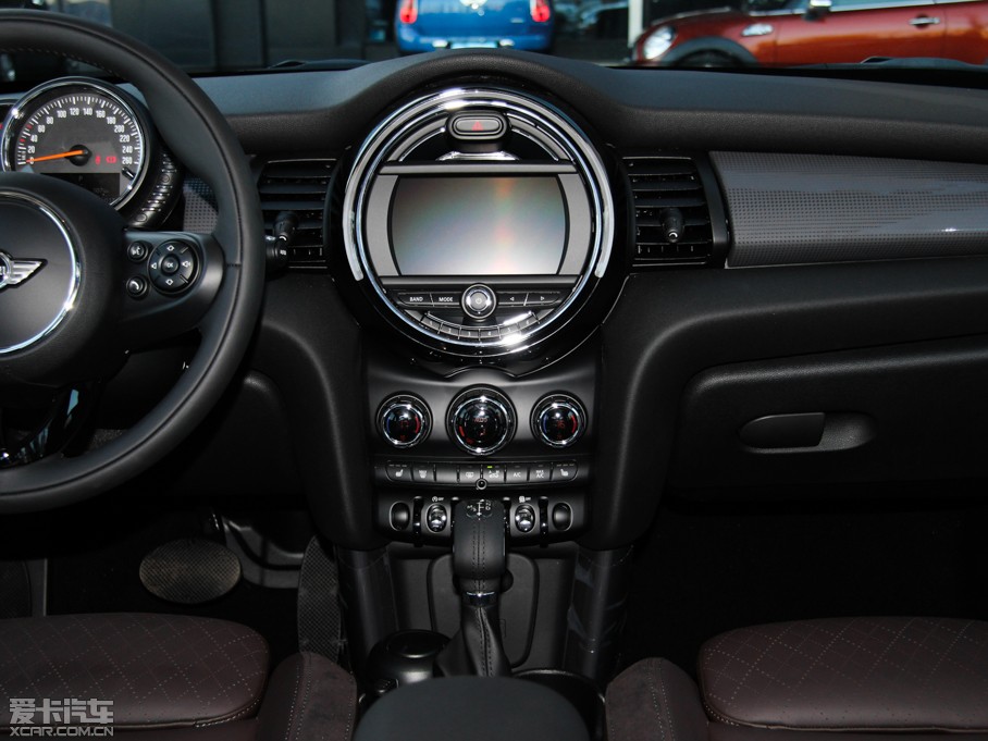 2015MINI 5-DOOR COOPER Excitement