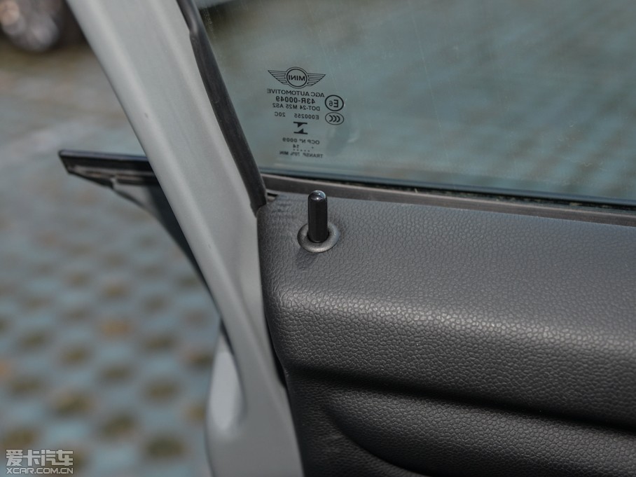 2015MINI 5-DOOR COOPER Fun