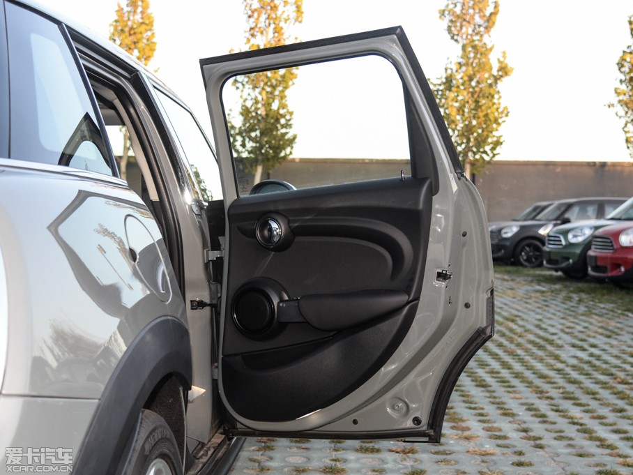 2015MINI 5-DOOR COOPER Fun