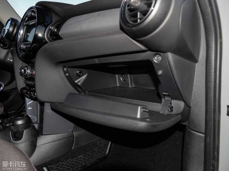 2015MINI 5-DOOR COOPER Fun