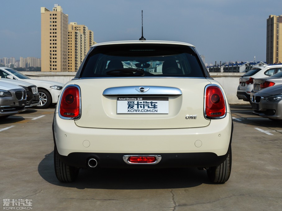 2015MINI 5-DOOR ONE MT