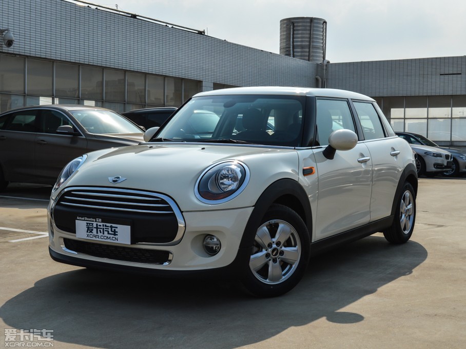 2015MINI 5-DOOR ONE MT