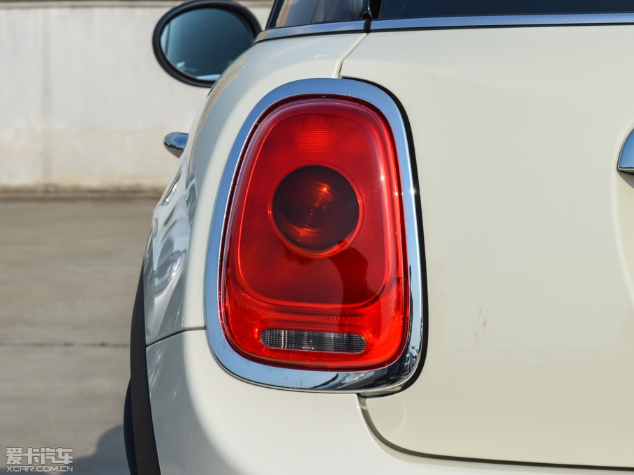 2015MINI 5-DOOR ONE MT