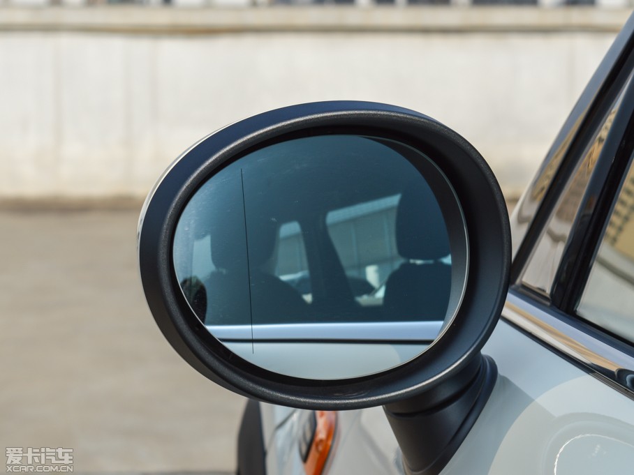 2015MINI 5-DOOR ONE MT