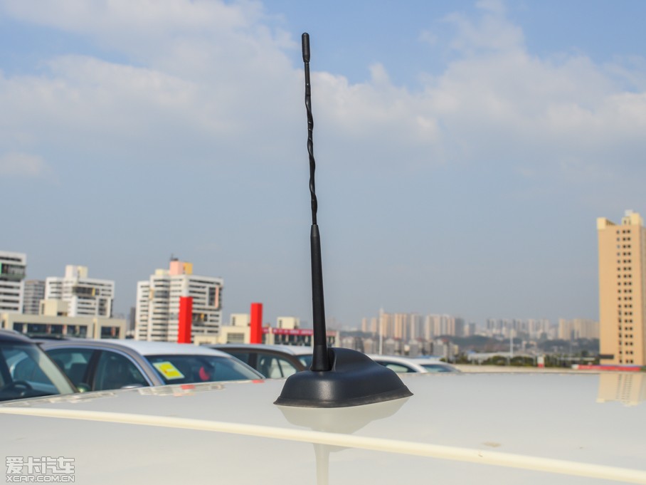 2015MINI 5-DOOR ONE MT