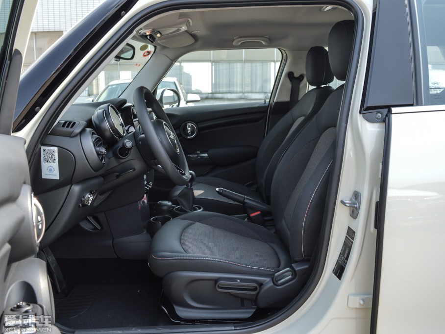 2015MINI 5-DOOR ONE MT