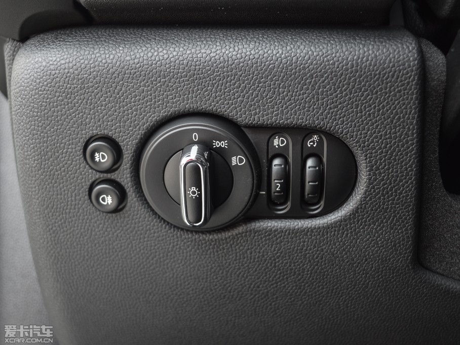 2015MINI 5-DOOR ONE MT