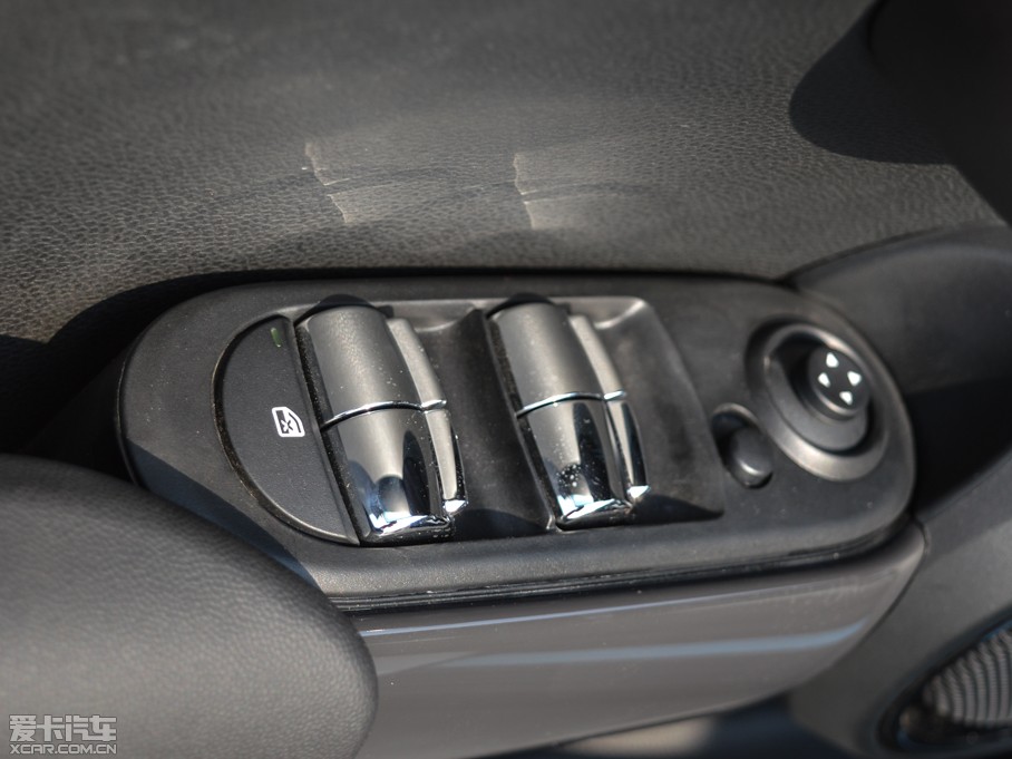 2015MINI 5-DOOR ONE MT