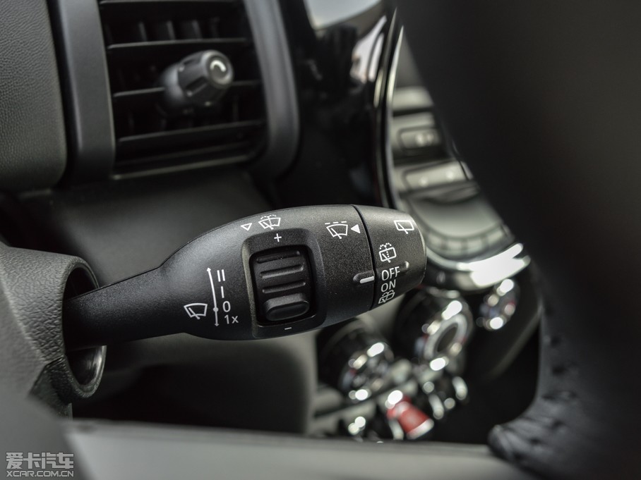 2015MINI 5-DOOR ONE MT