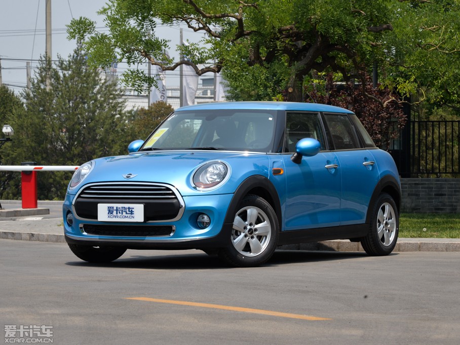 2015MINI 5-DOOR ONE