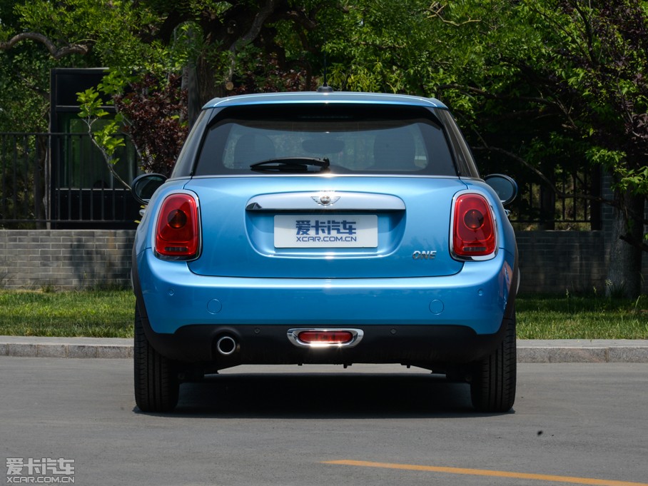 2015MINI 5-DOOR ONE