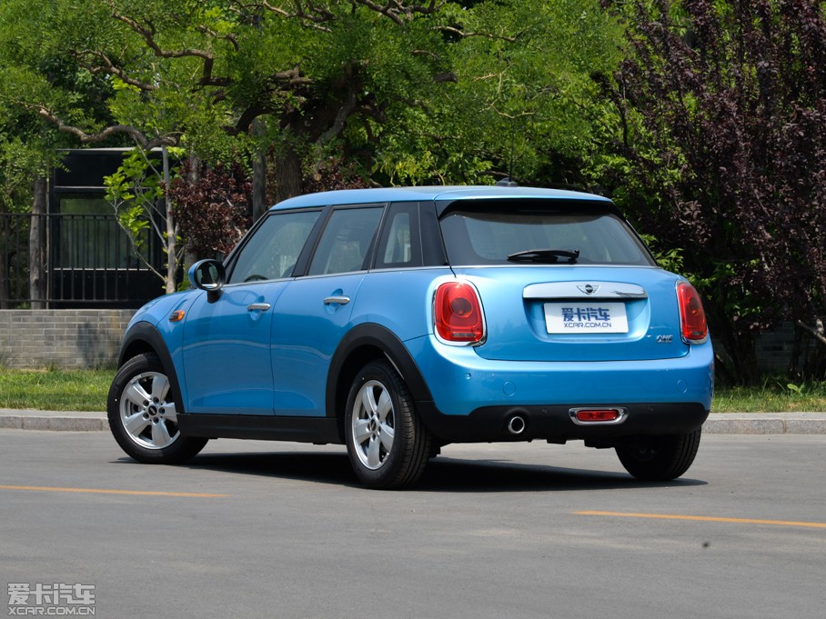 2015MINI 5-DOOR ONE