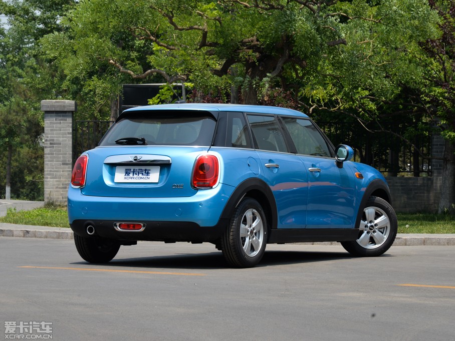 2015MINI 5-DOOR ONE