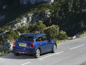 20155-DOOR COOPER w^