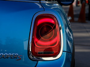 20155-DOOR COOPER S ^