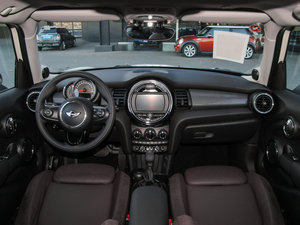 2015款5-DOOR COOPER Excitement 内饰全景