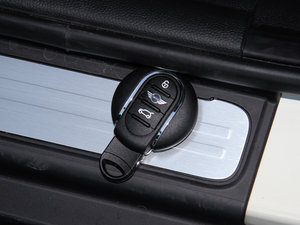 2015款5-DOOR COOPER Excitement 车钥匙