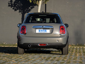 2015款5-DOOR COOPER Fun 正后	