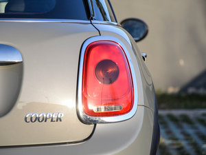 2015款5-DOOR COOPER Fun 尾灯