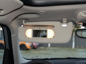 2015款5-DOOR COOPER Fun 遮阳板（左）