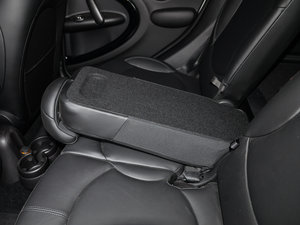 2015款COOPER S All 4 进藏限量版 后排中央扶手