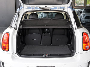 2015款COOPER S All 4 进藏限量版 空间座椅