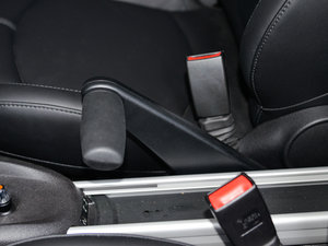 2015款COOPER S All 4 进藏限量版 驻车制动器