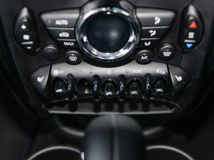 2015款COOPER S All 4 进藏限量版 中控区