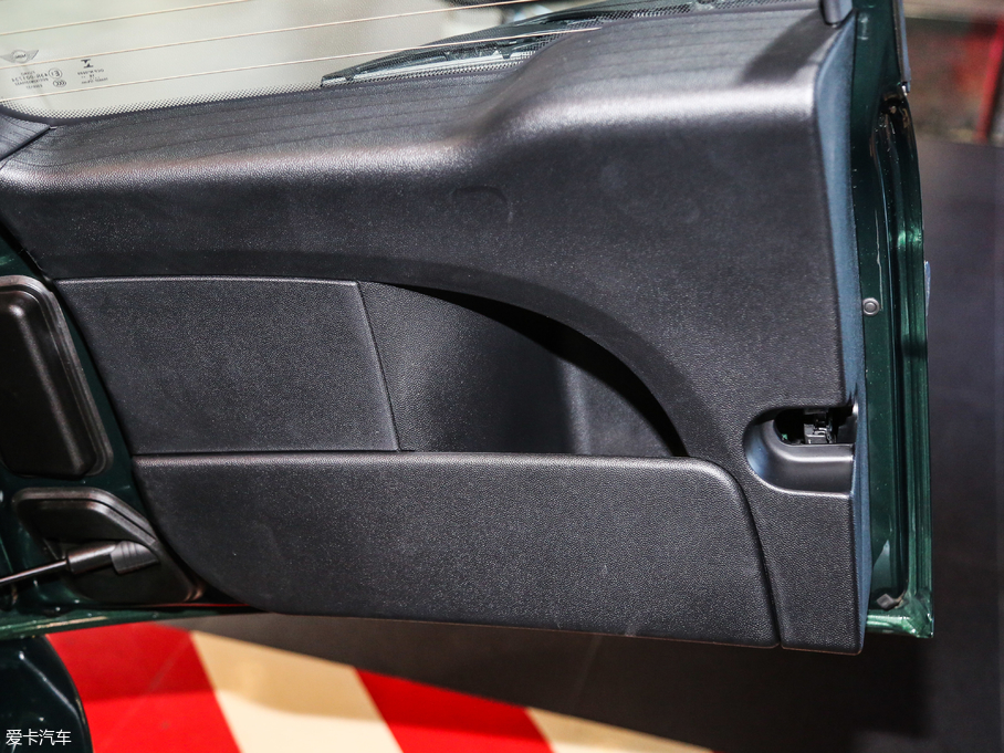 2016��MINI CLUBMAN �Ŀ� COOPER CLUBMAN�b�p�Ұ�