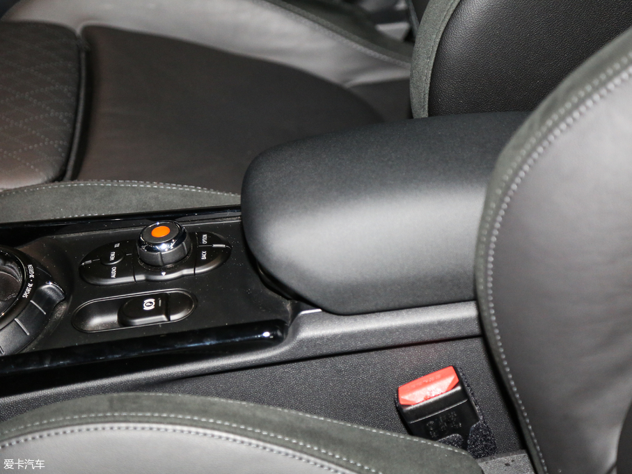 2016MINI CLUBMAN Ŀ COOPER CLUBMANbpҰ