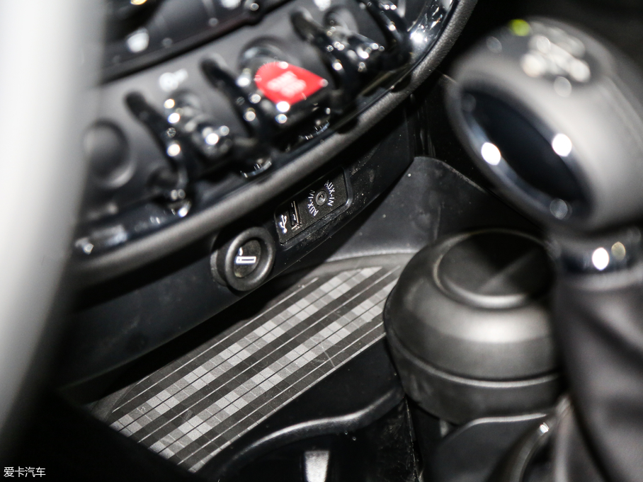 2016MINI CLUBMAN Ŀ COOPER CLUBMANbpҰ