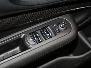 2016Ŀ COOPER CLUBMANbpҰ {܇ƅ^	