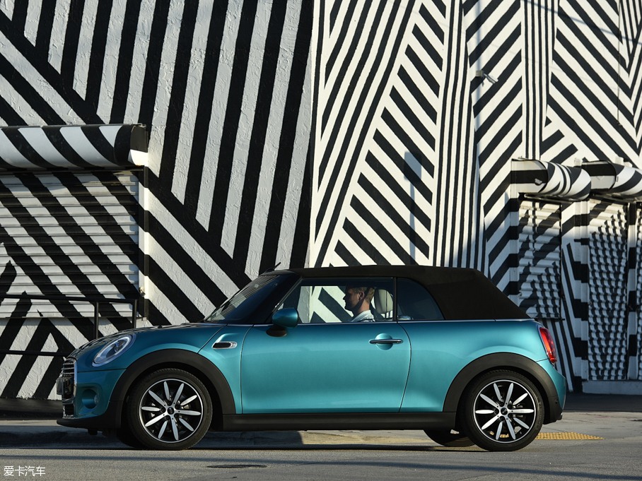2016MINI 3-DOOR ONE MT