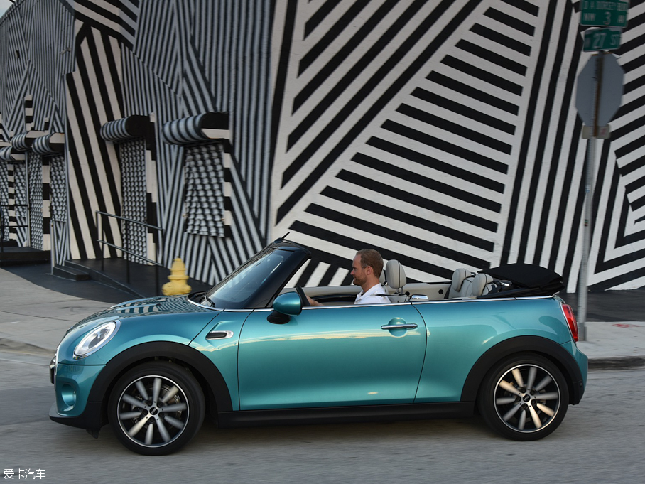 2016MINI 3-DOOR ONE MT